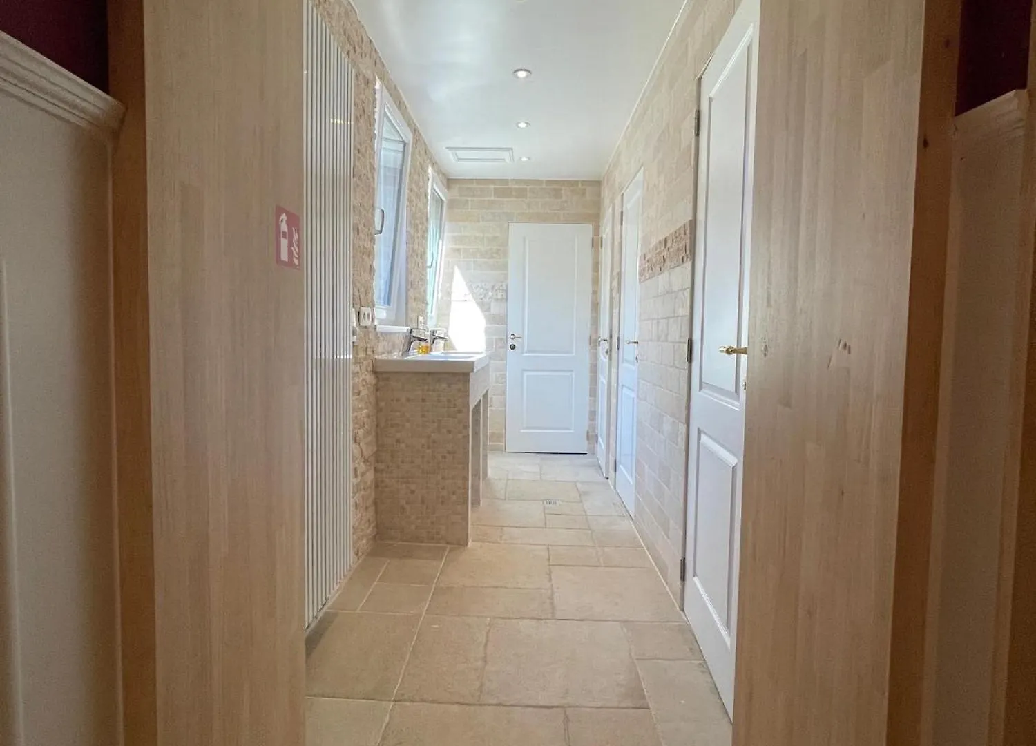 Hostel Lybeer Μπριζ 0*,