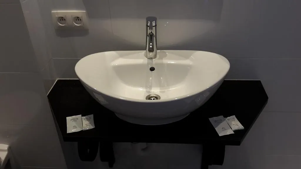 Hostel Lybeer Μπριζ
